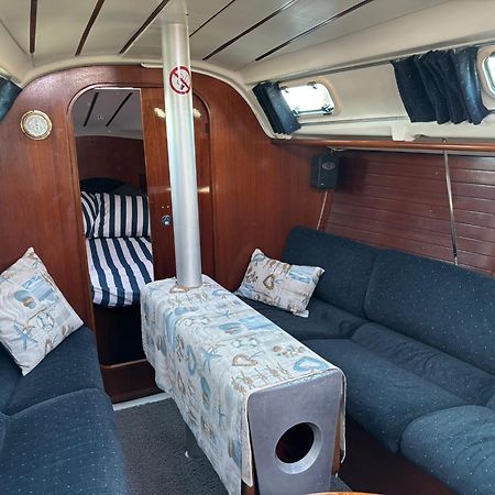 Barco A Vela Em Peniche - West Sailing Hotel Eksteriør billede